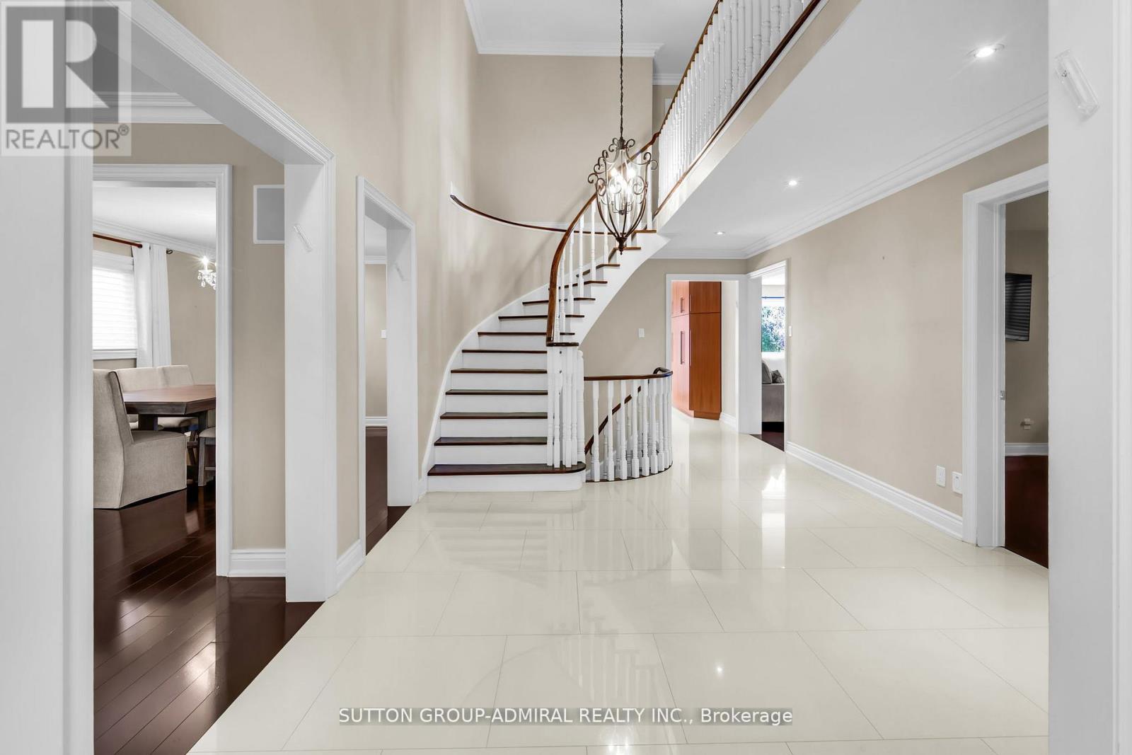 25 GRENADIER CRESCENT