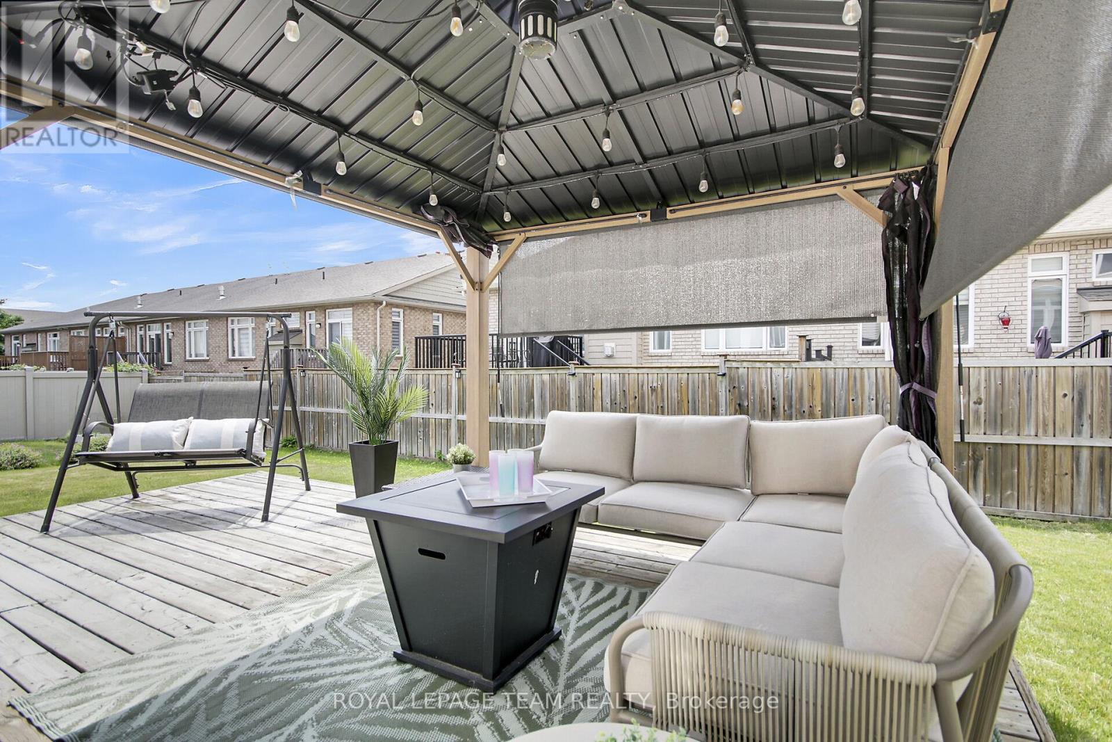 239 WAYMARK CRESCENT