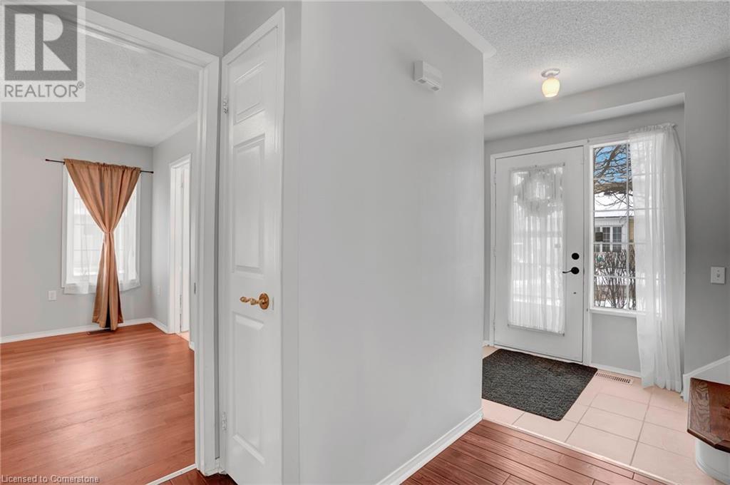 331 SILVERBIRCH Boulevard