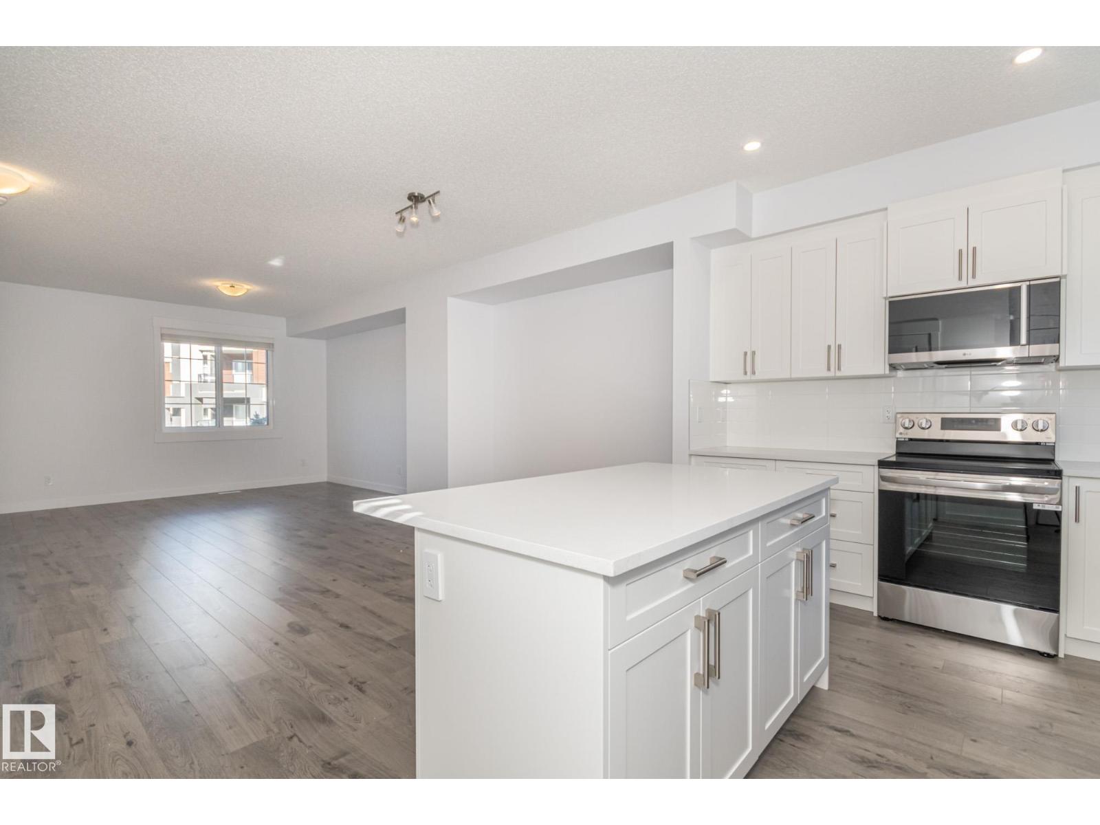 #11 735 Allard BV SW