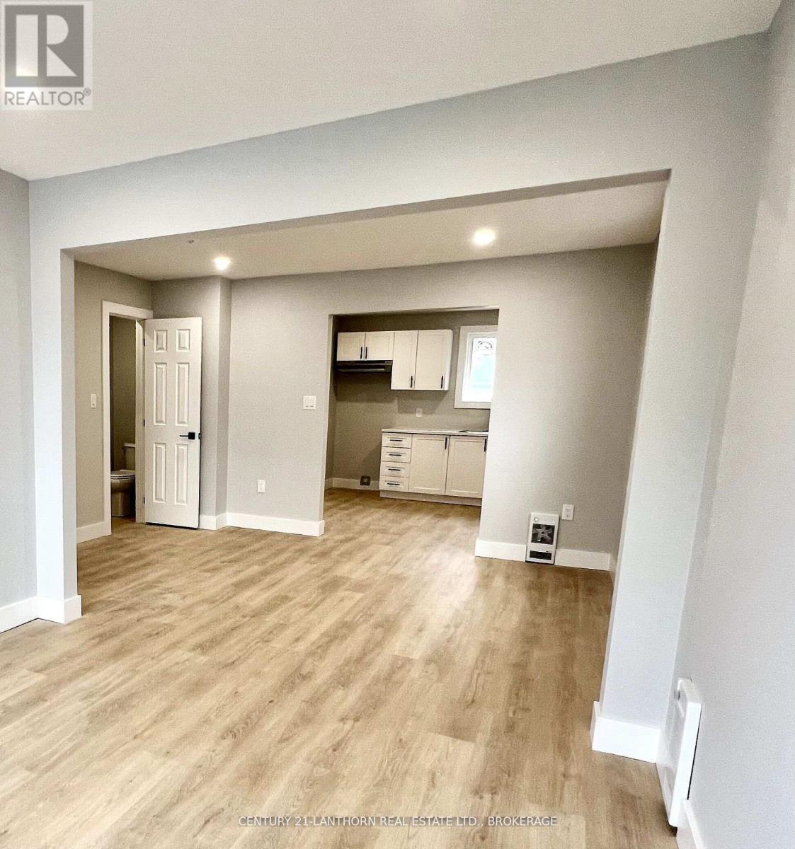 13 WELLER AVENUE