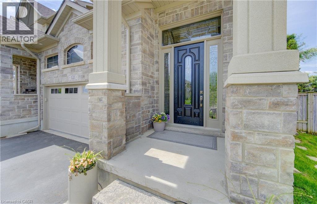 121 OAK PARK Drive