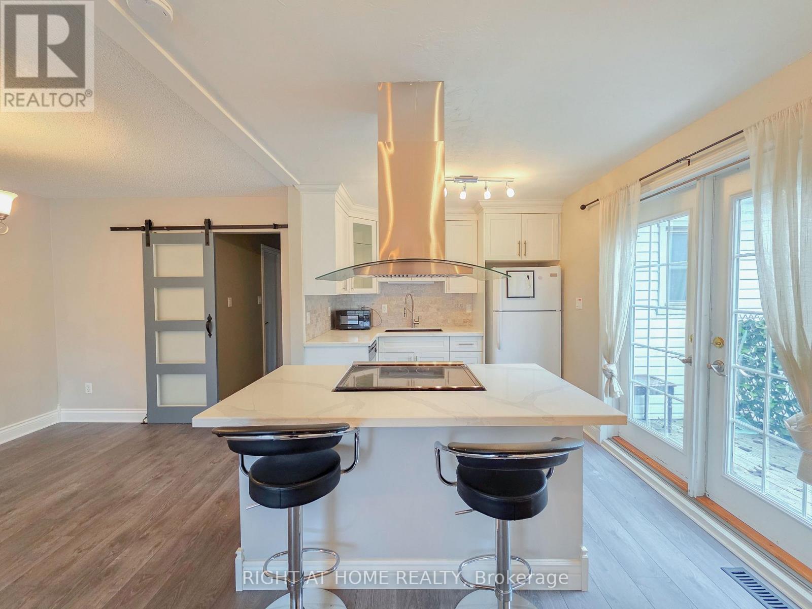 691 FROBISHER COURT
