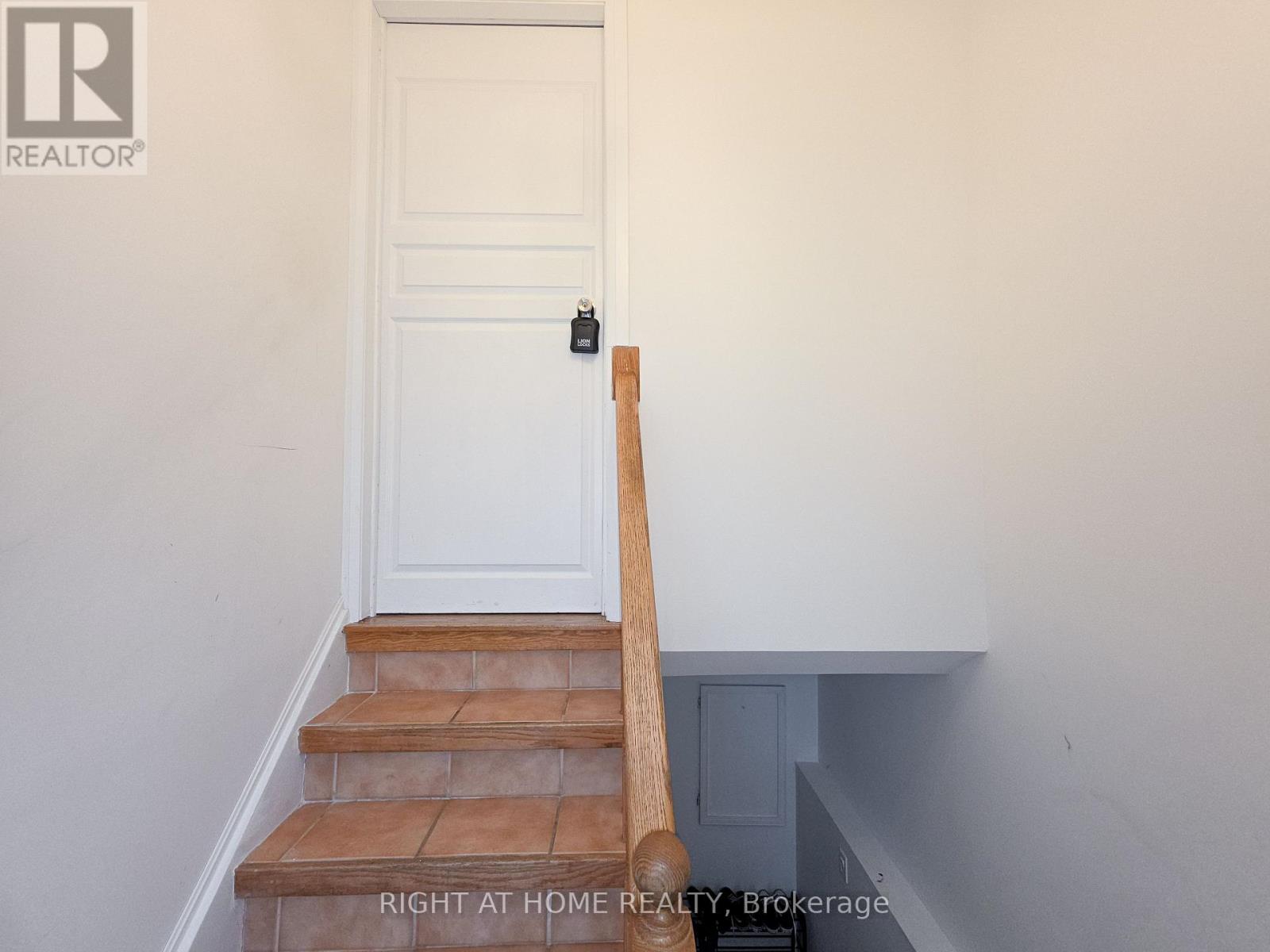 691 FROBISHER COURT