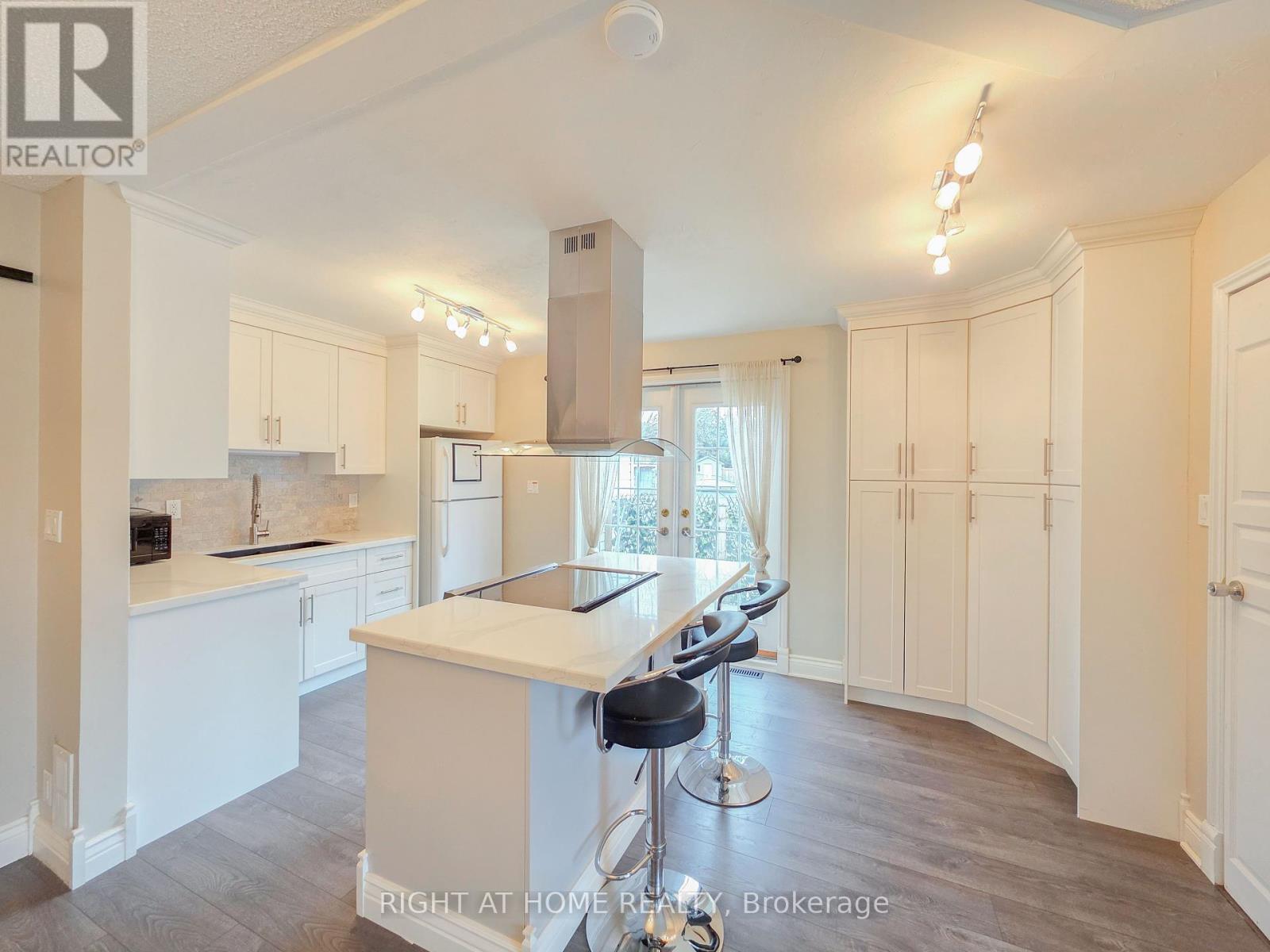 691 FROBISHER COURT