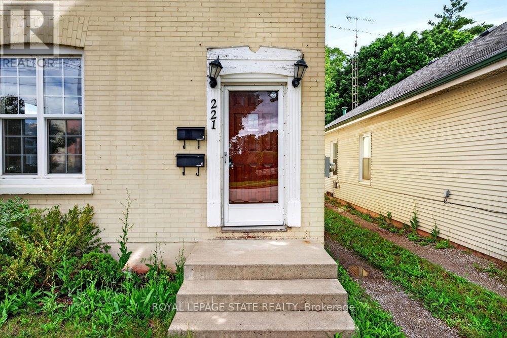 221 GRAND RIVER AVENUE