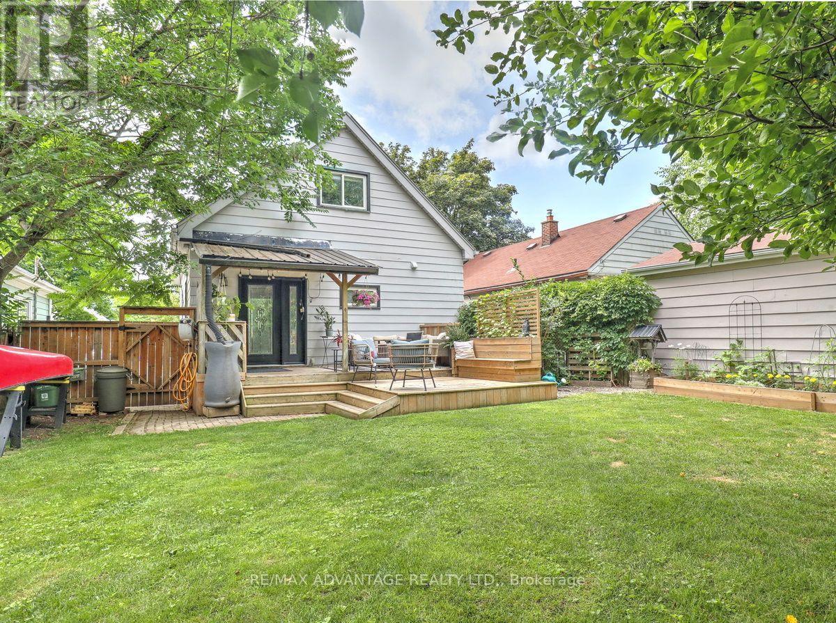 272 ELGIN STREET