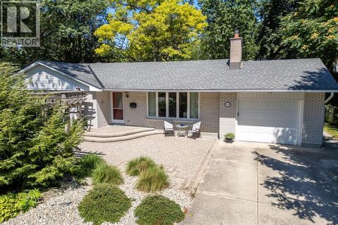 1448 CATHCART BOULEVARD Sarnia ON N7S2J2