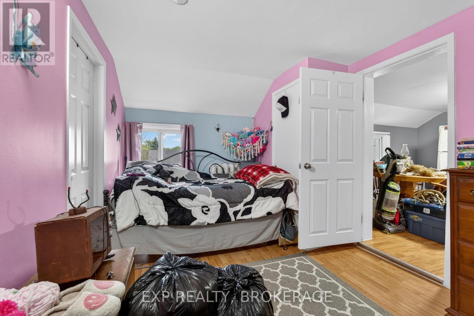 342 KING STREET W