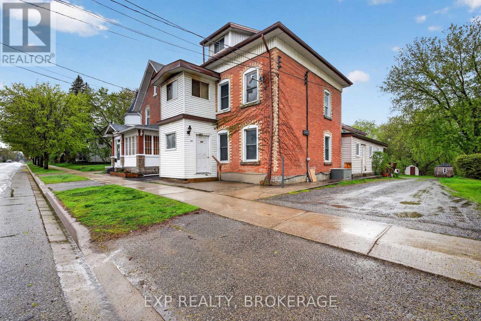 342 KING STREET W