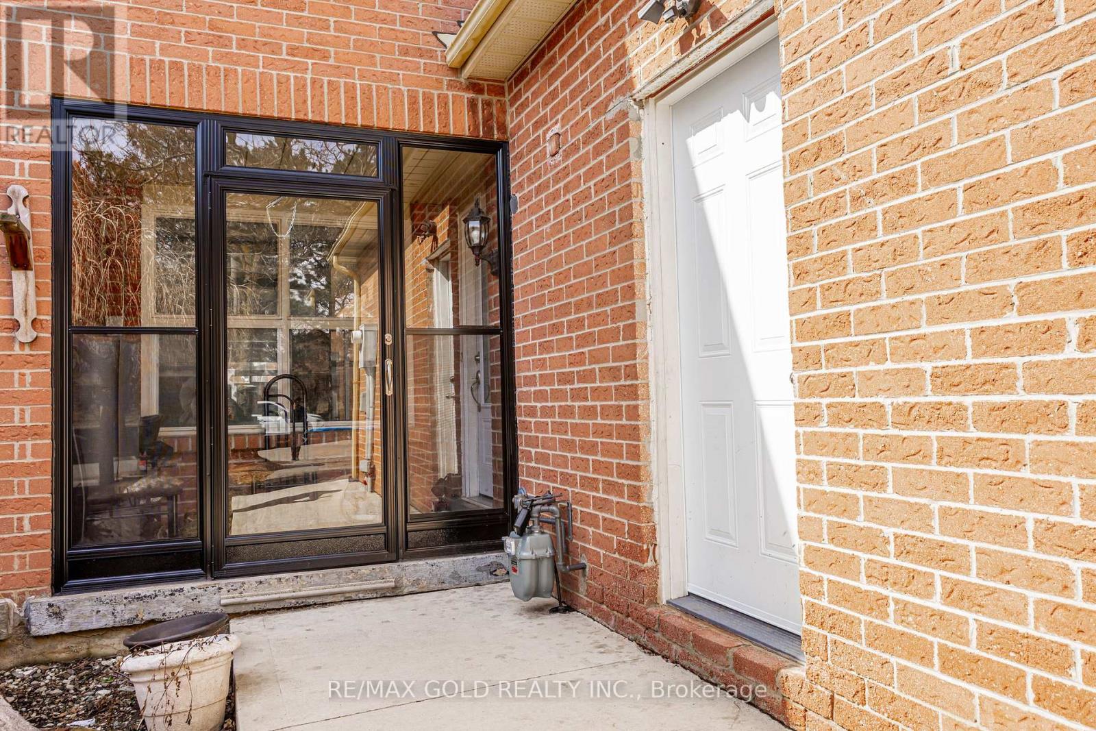 28 SILVERSTREAM ROAD