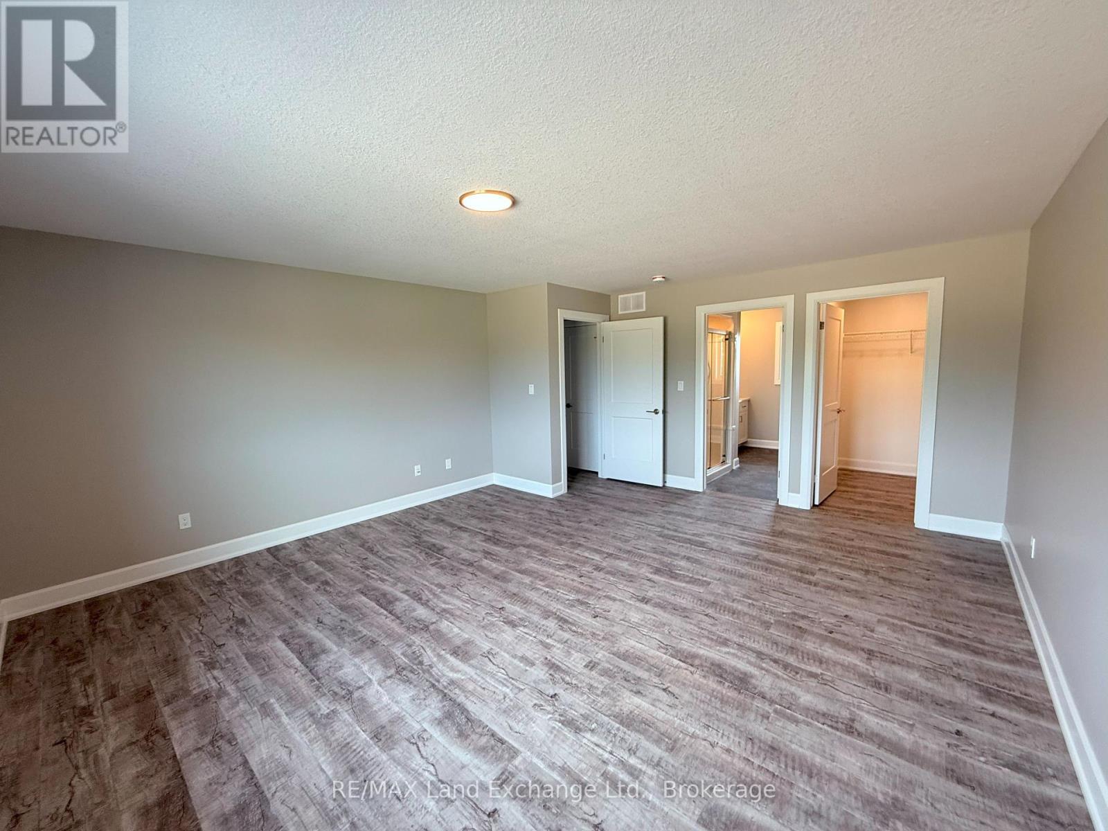 UNIT 3 - 8 GOLF LINKS ROAD