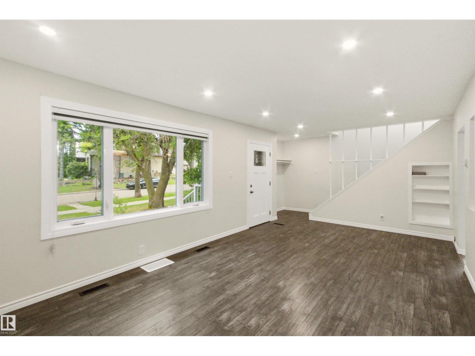 6420 105 ST NW