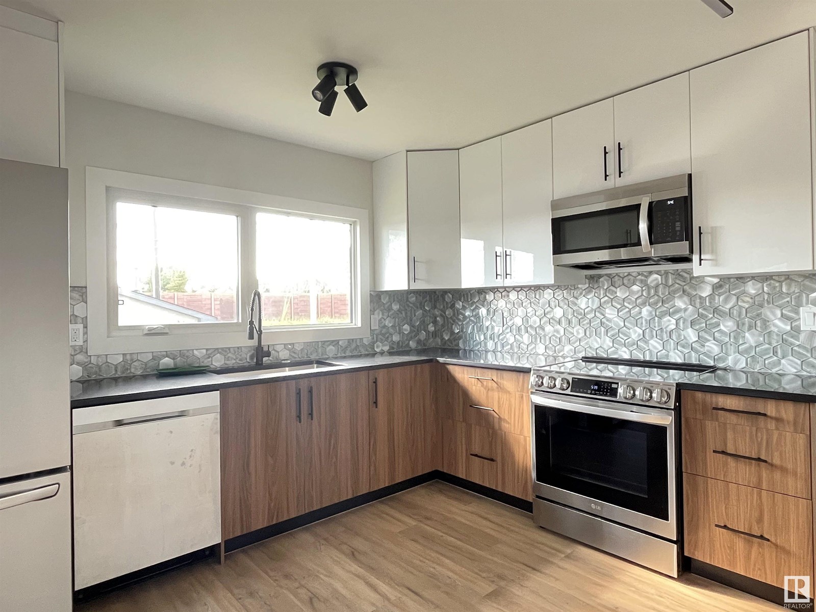 9108 169 ST NW