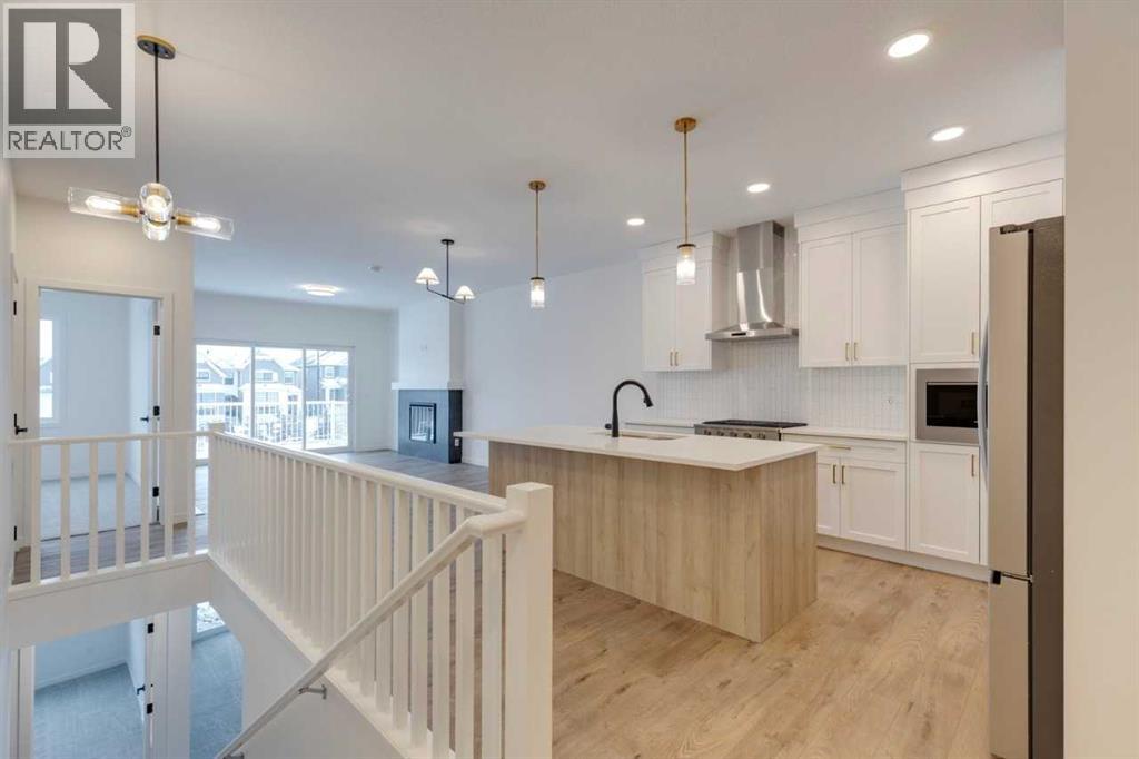 1402 Bayview Crescent SW