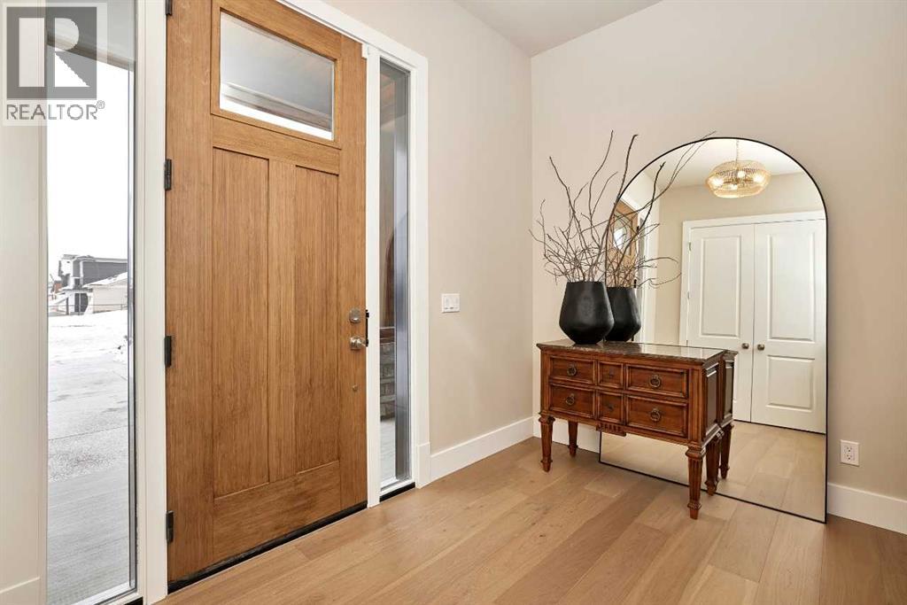 233 Rowmont Drive NW