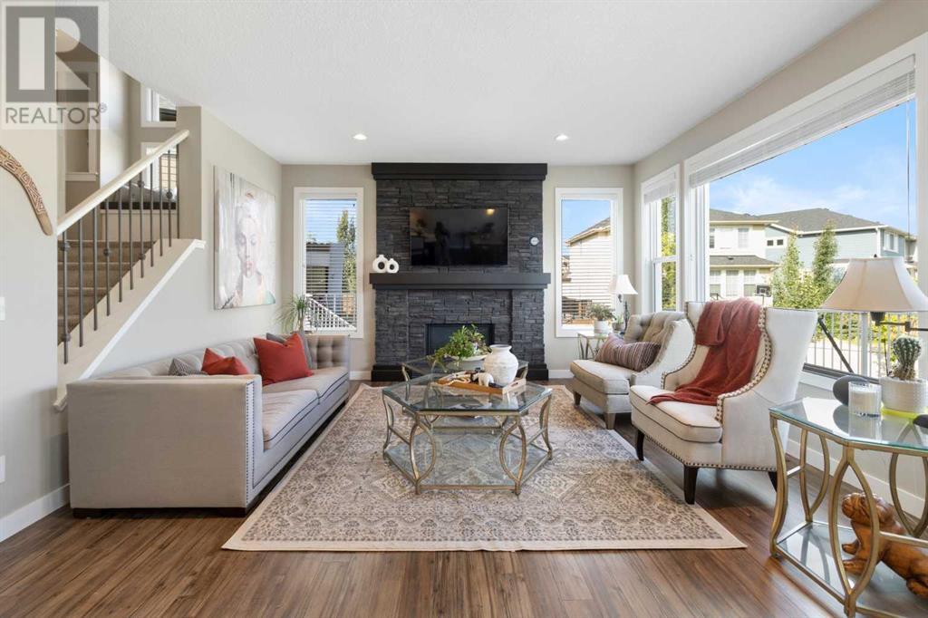 33 Silverado Crest Bay SW