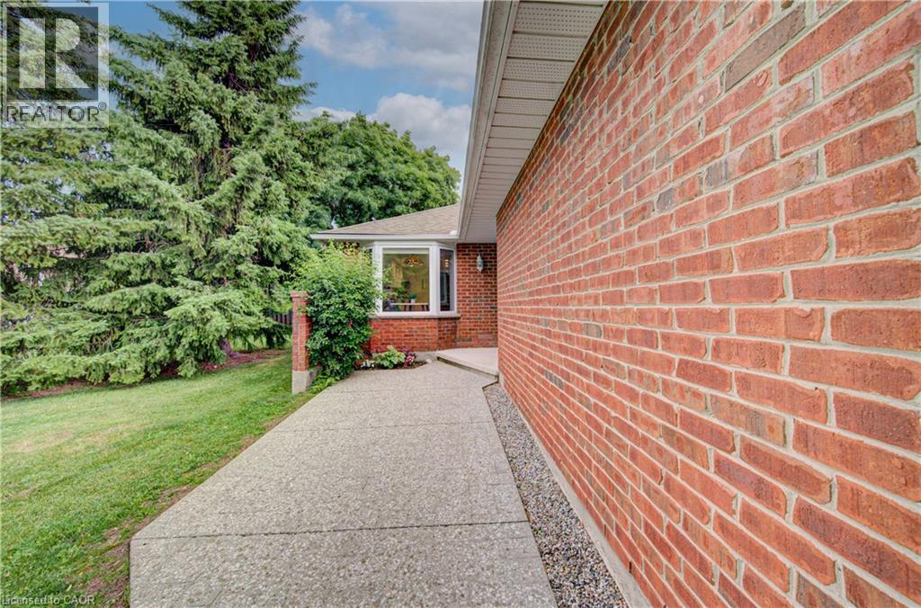 71 BEASLEY Crescent Unit# 1