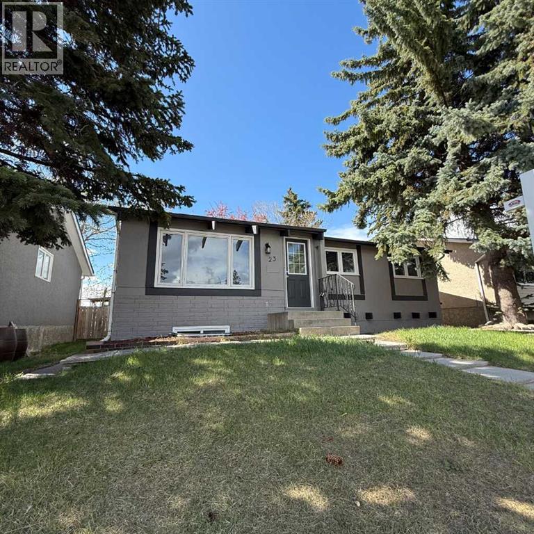 23 Marbank Way NE