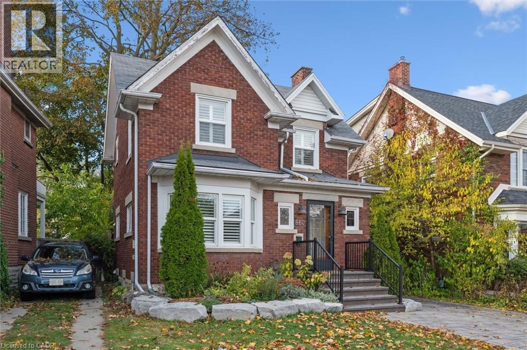 860 QUEENS Boulevard