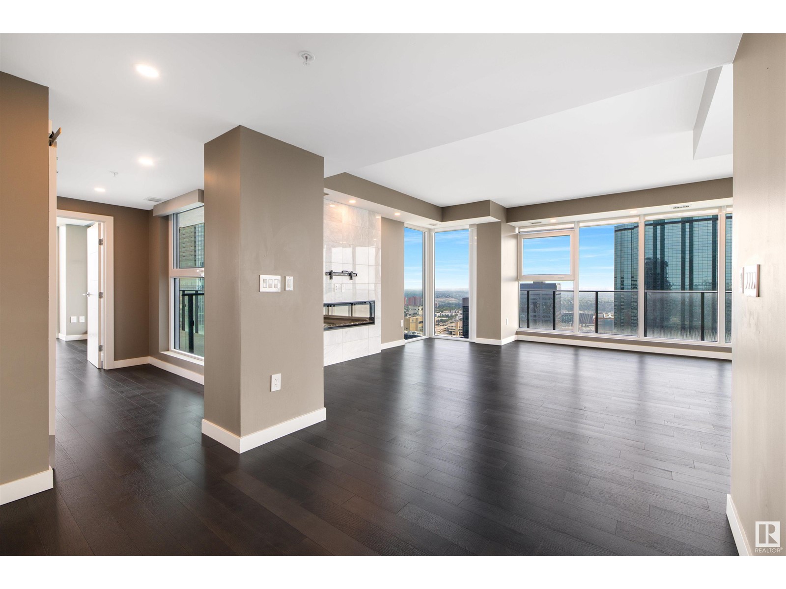 #3802 10180 103 ST NW