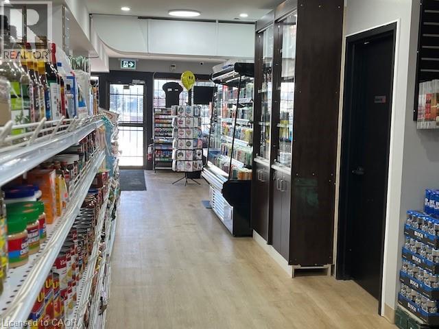 556 STIRLING Avenue S