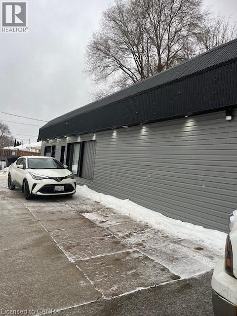 556 STIRLING Avenue S