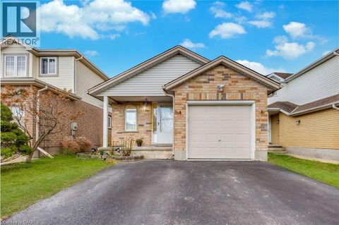 9 BUSH CLOVER Crescent Kitchener ON N2E3P9