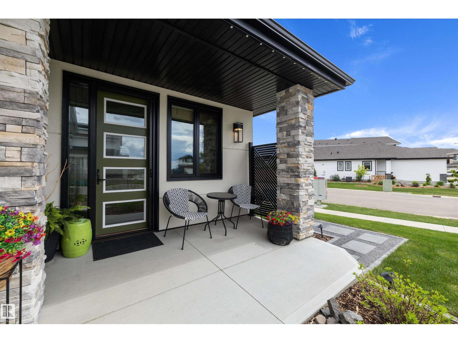 369 MEADOWVIEW DR
