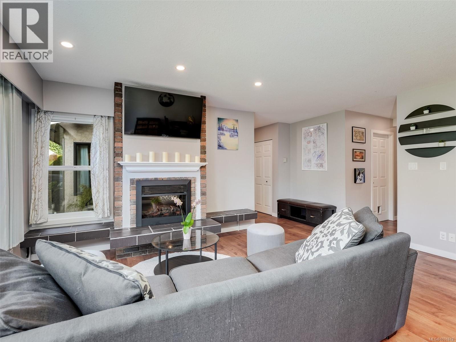 5 3968 Cedar Hill Rd