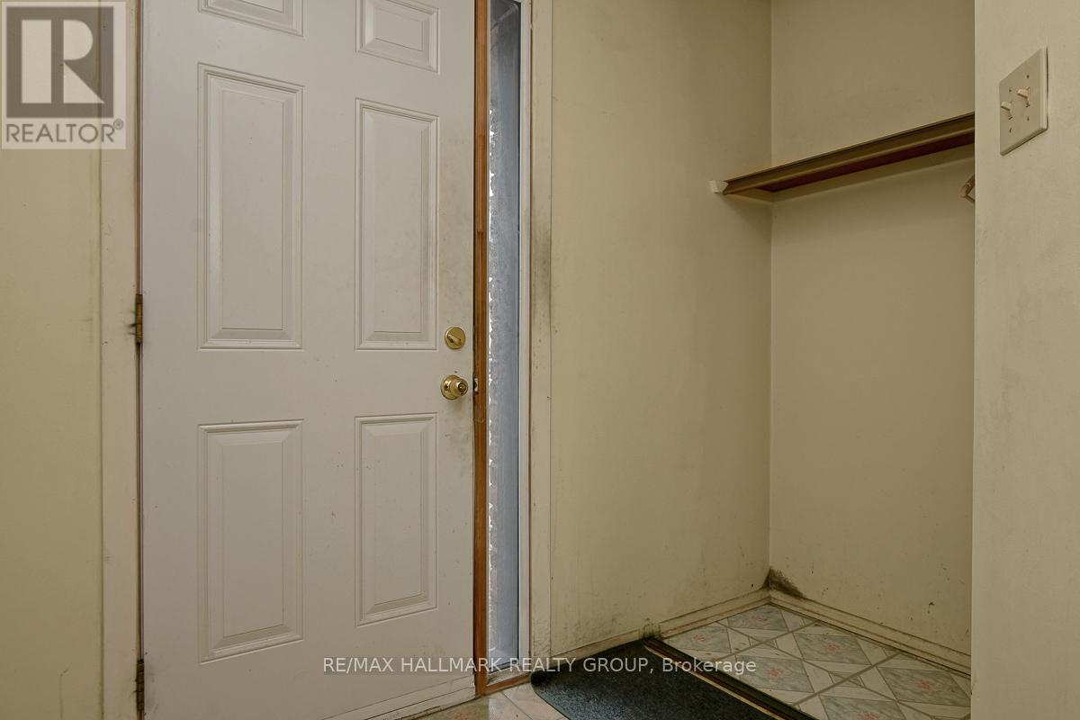 82 - 2770 PIMLICO CRESCENT