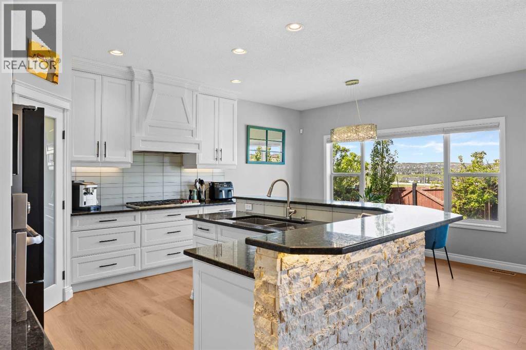 18 Hidden Creek Manor NW