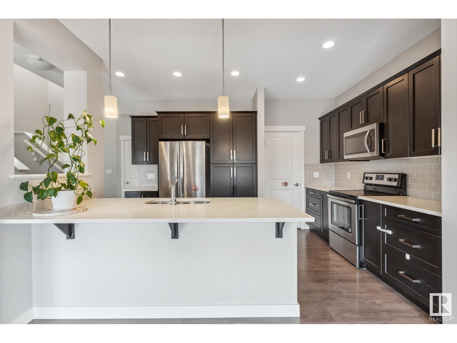 5940 174 AV NW NW