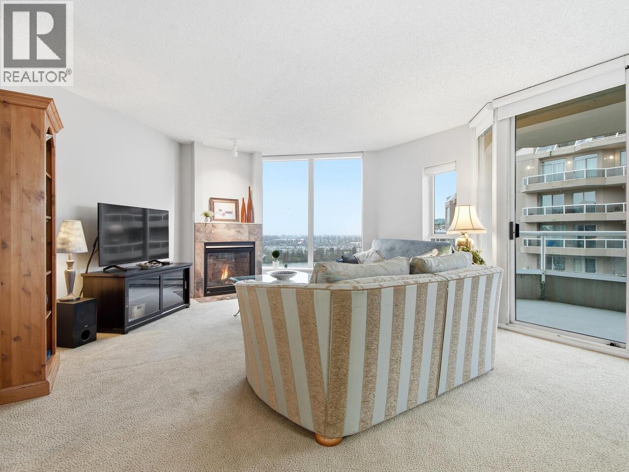 1602 1135 QUAYSIDE DRIVE