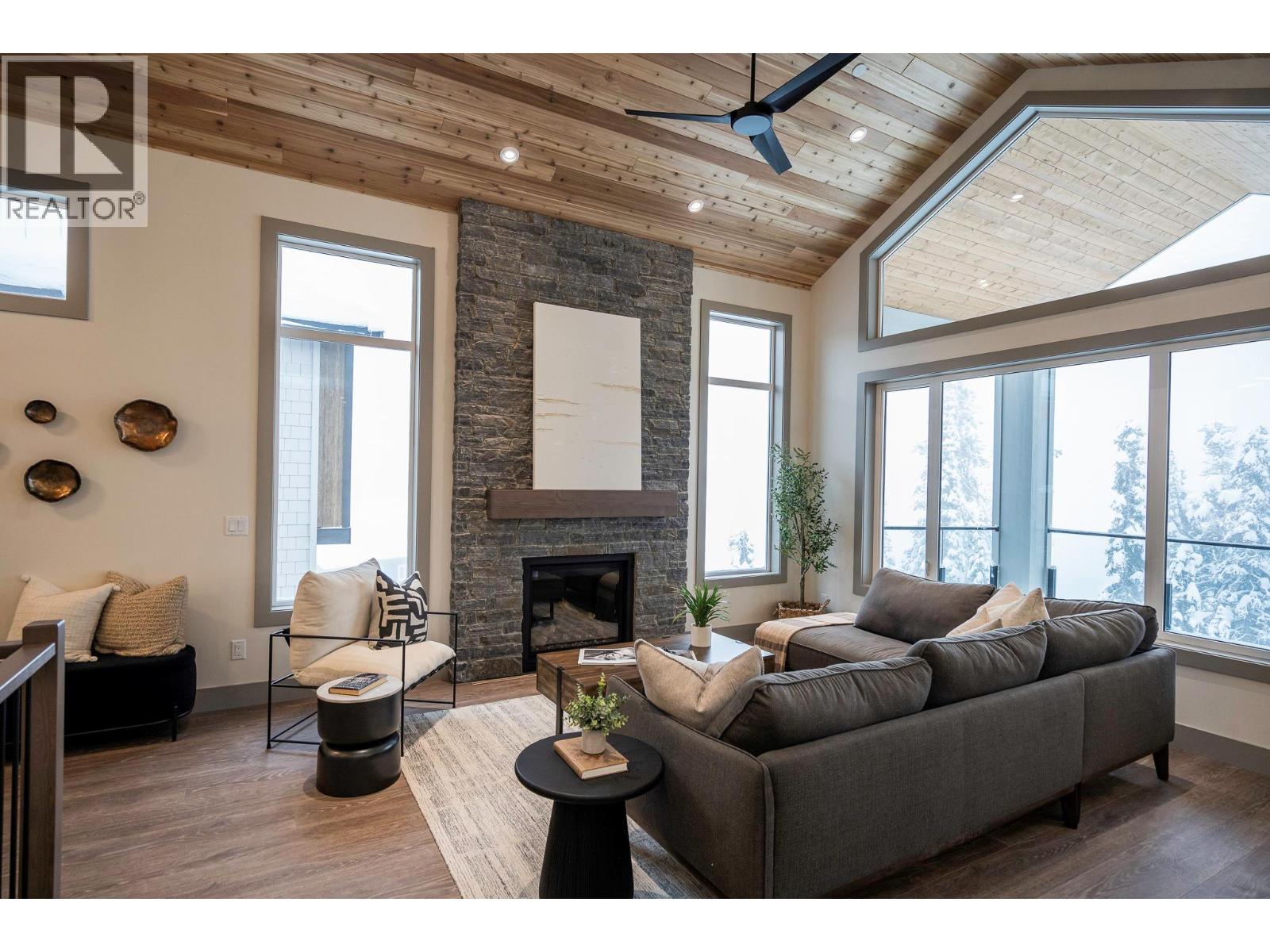 215B Grizzly Ridge Trail