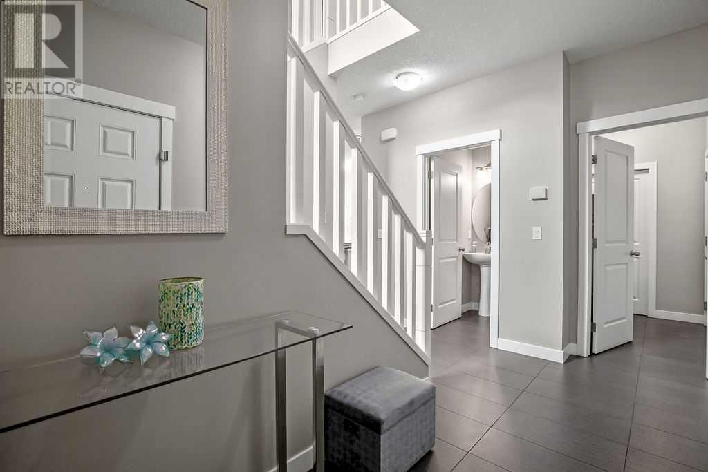 1208 Brightoncrest Green SE