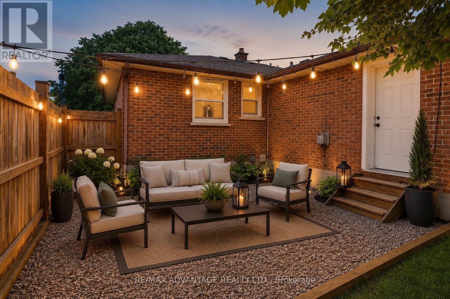 25 LAURENTIAN DRIVE S
