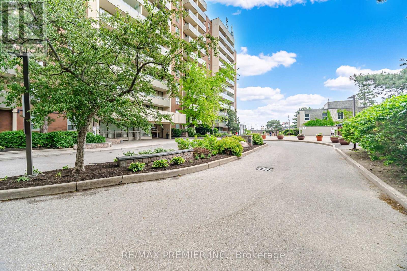 701 - 1 FOUR WINDS DRIVE
