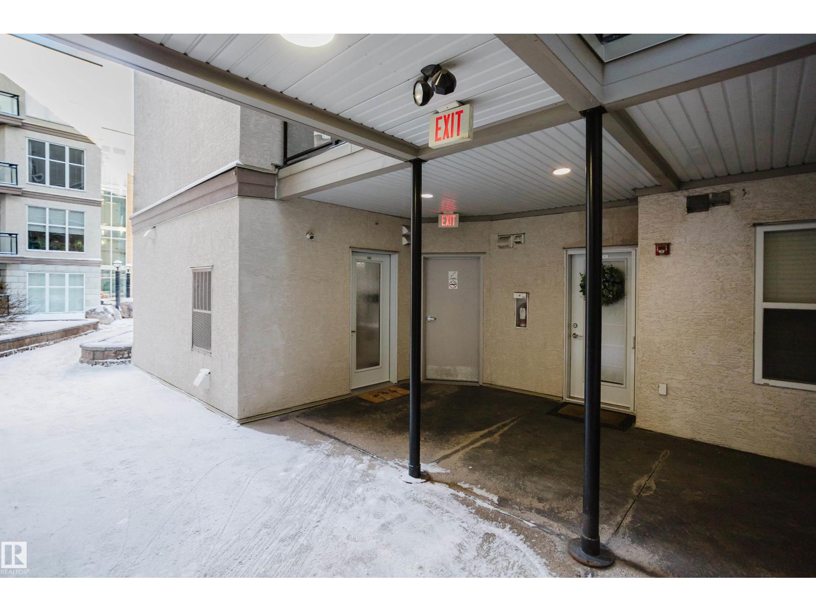 #140 4827 104A ST NW