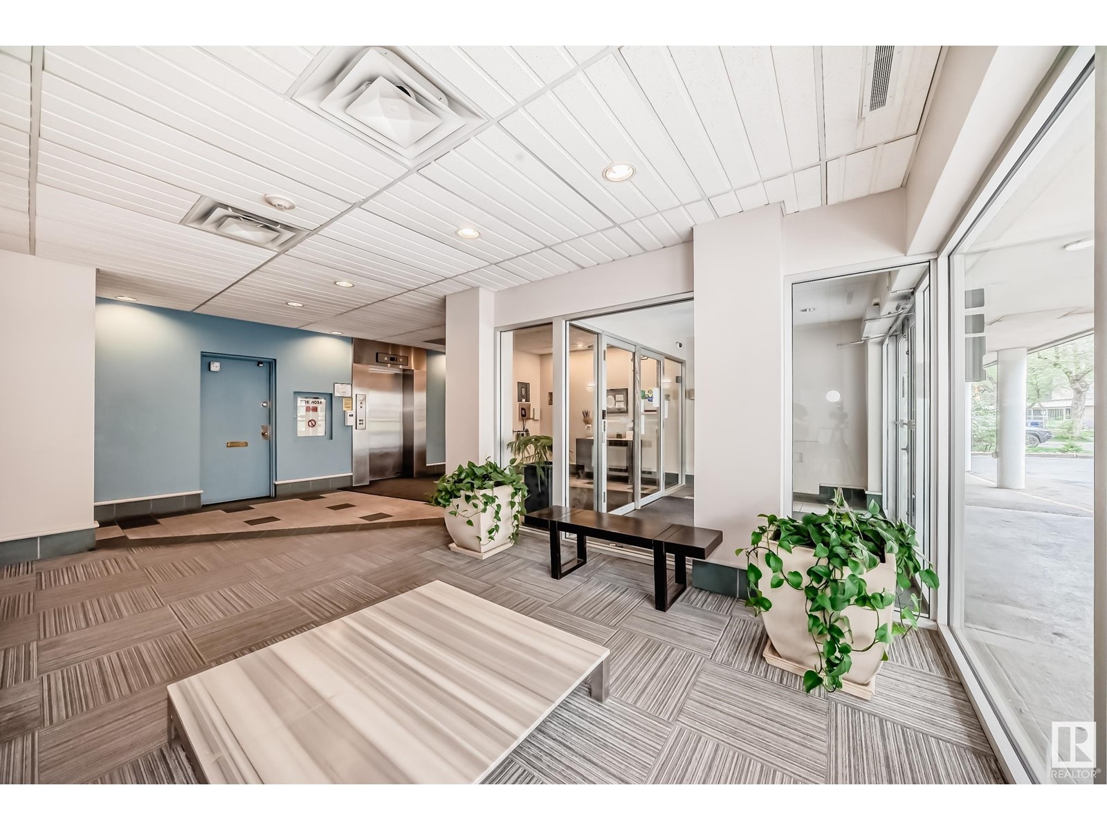 #504 9940 112 ST NW