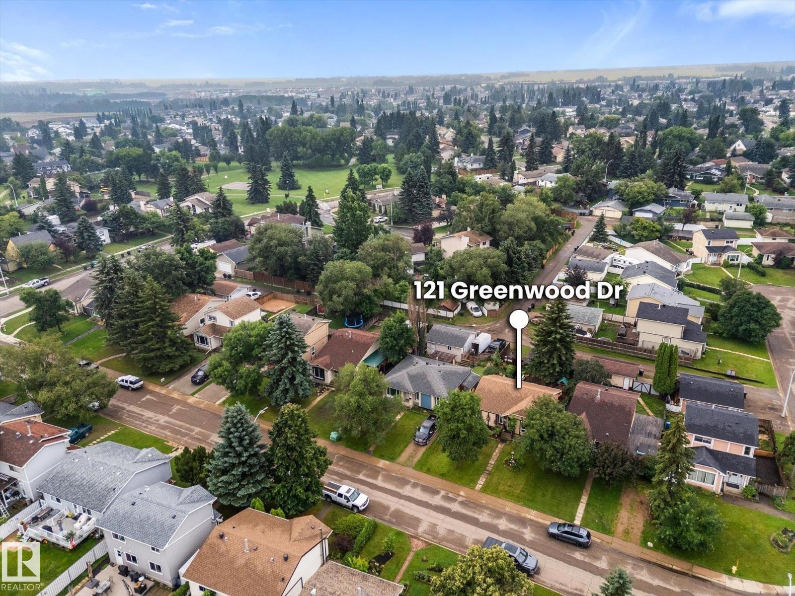 121 GREENWOOD DR