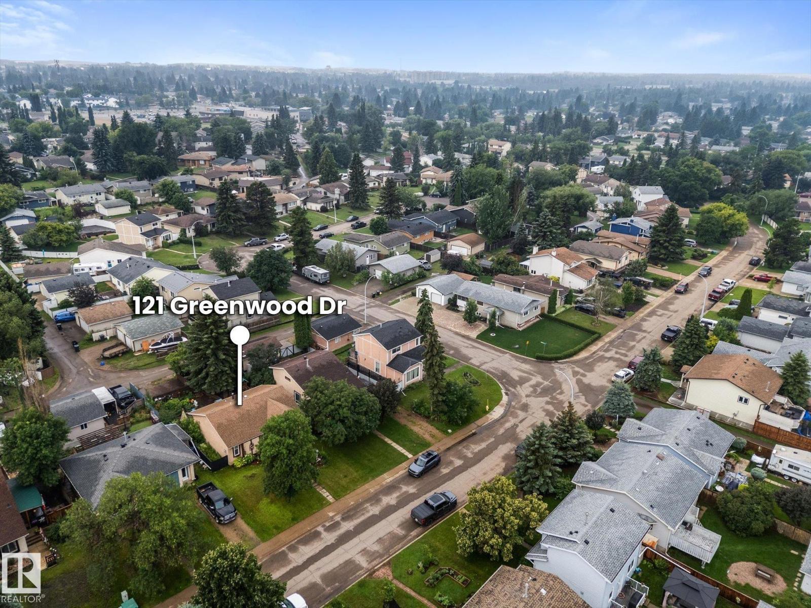 121 GREENWOOD DR
