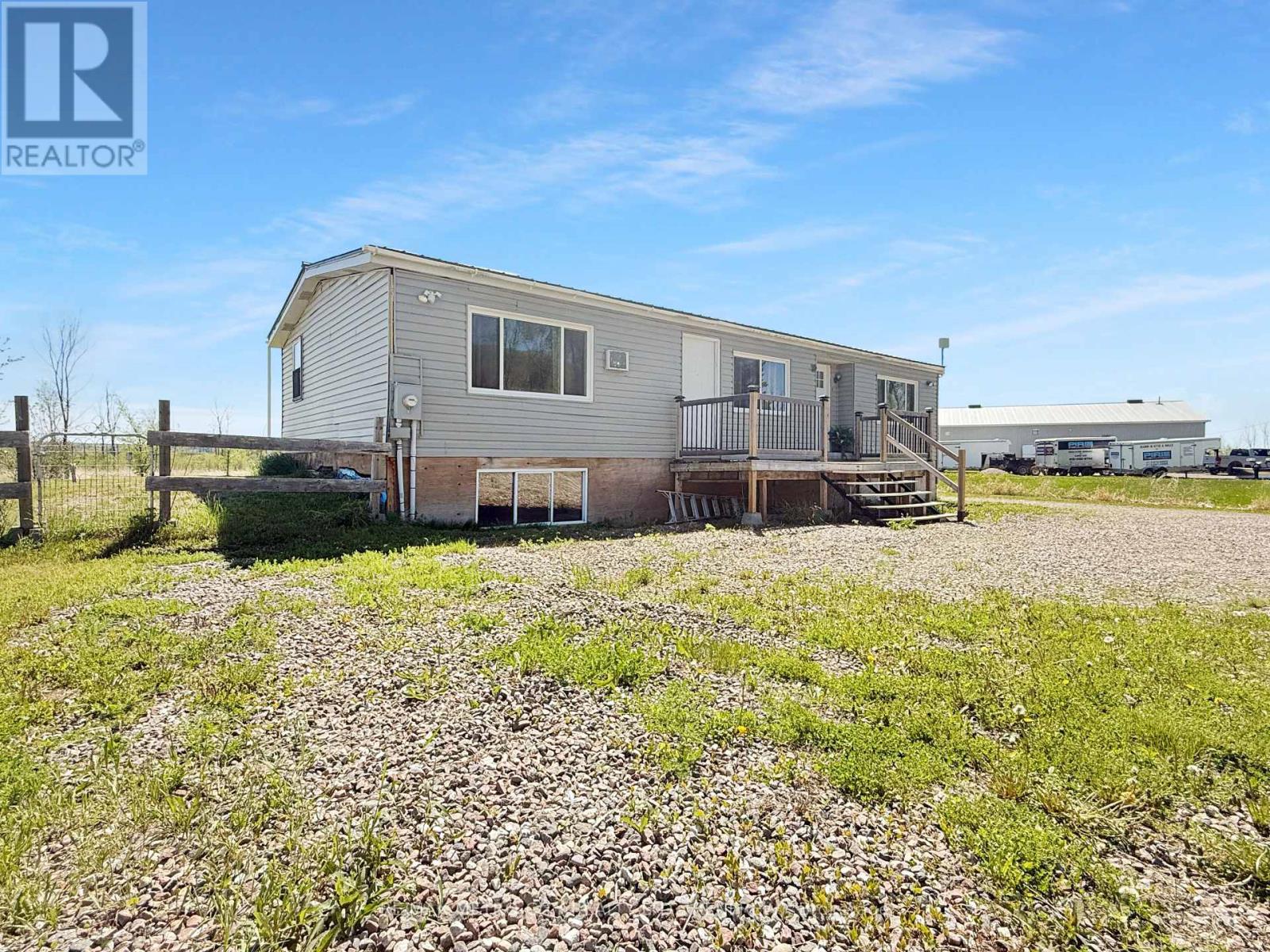 211 ELLIOTT CRESCENT