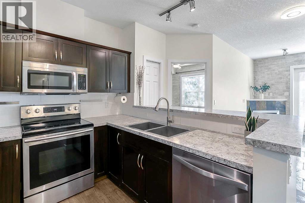 102, 1414 17 Street SE