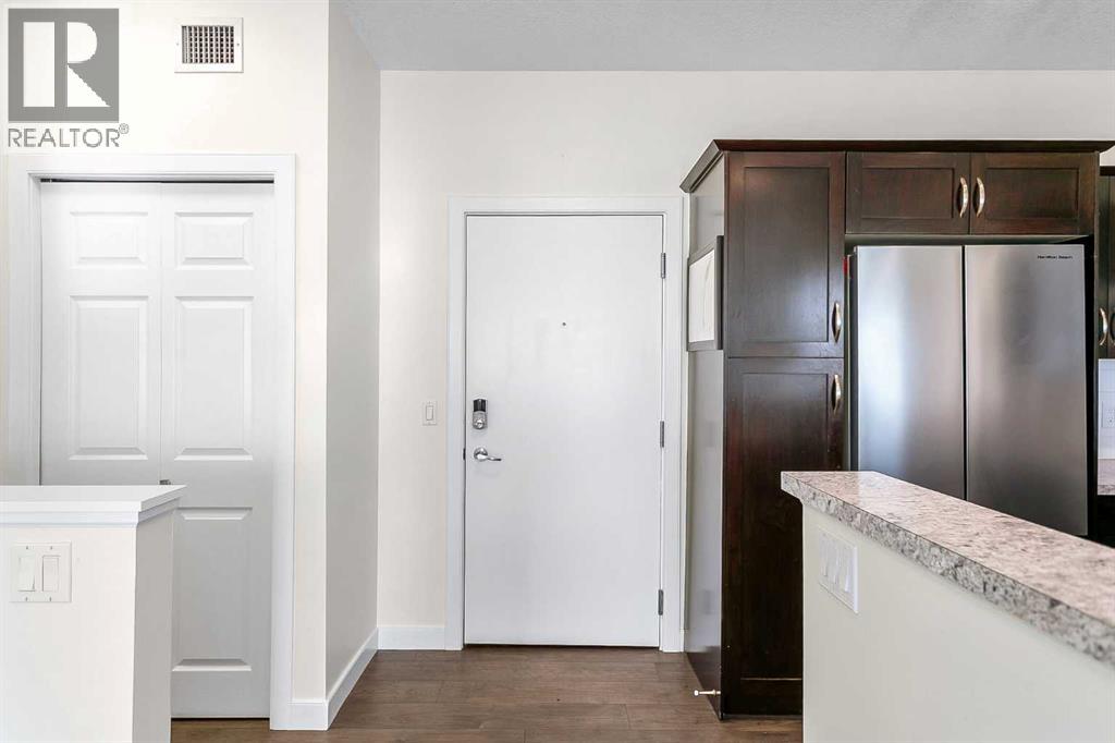 102, 1414 17 Street SE