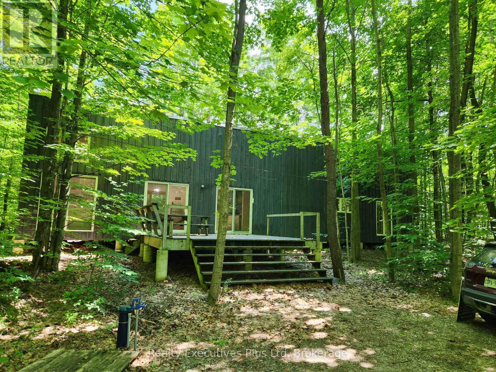 Photo 1 of 18 — 2 ZHINGOS MIIKAANS LANE, Christian Island 30 (Beausoleil First Nation), ON L9M0A9