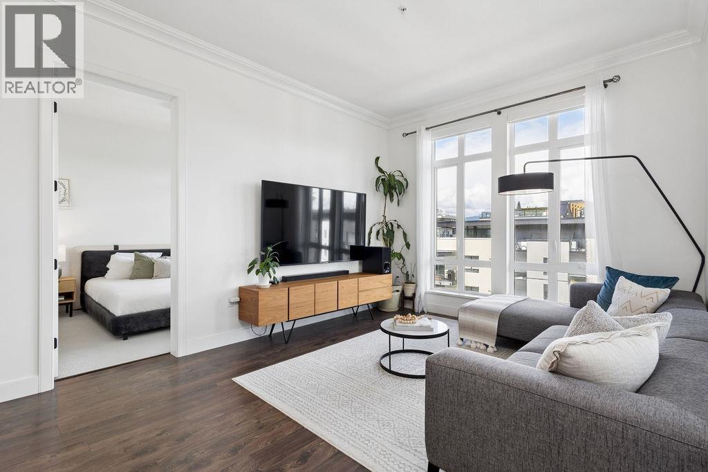 607 168 E 35TH AVENUE