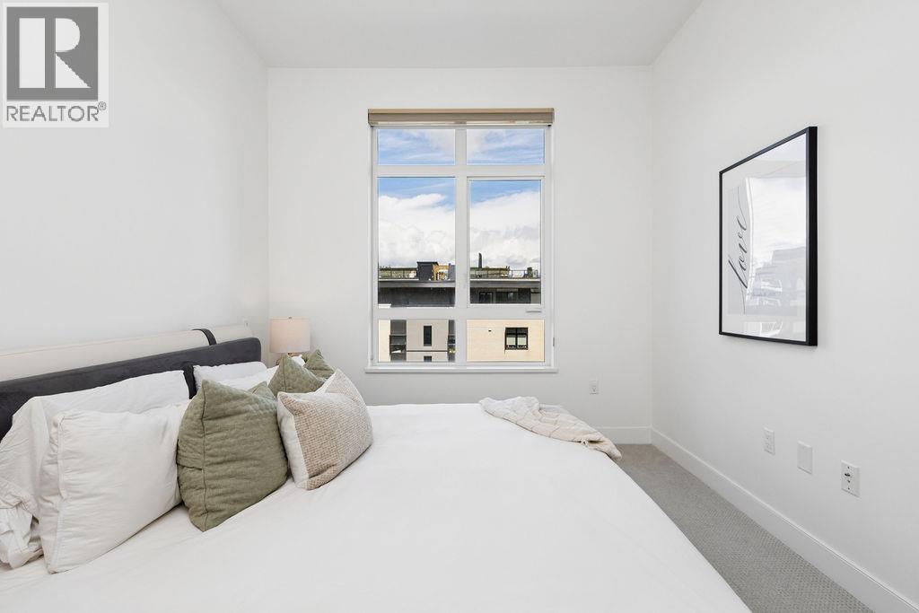 607 168 E 35TH AVENUE