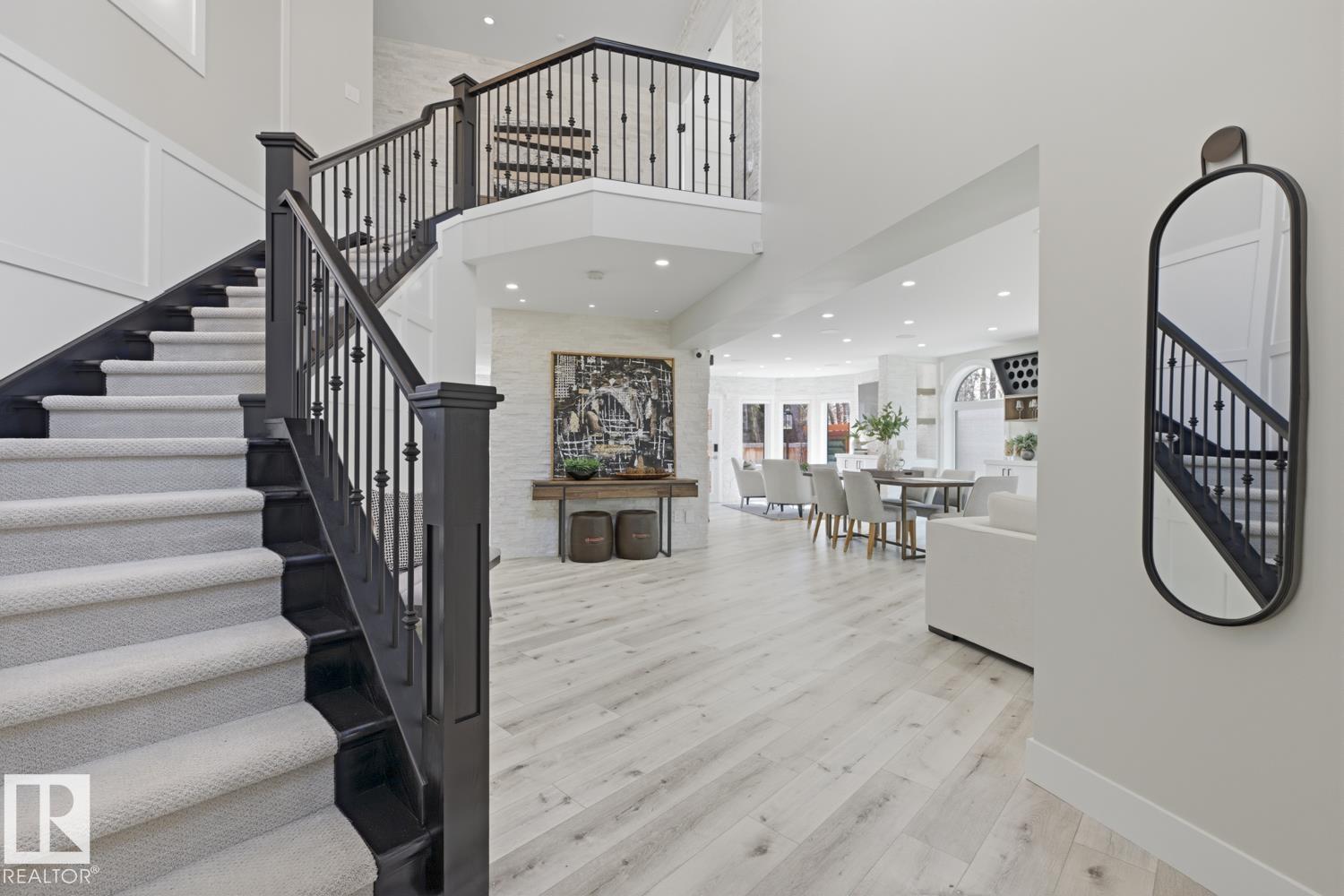 439 ROONEY CR NW