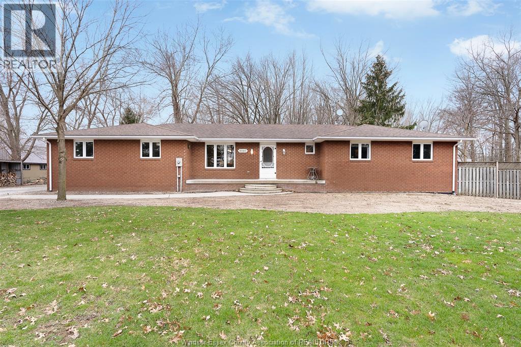 9907 Concession 9 ROAD